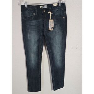 NWT Jolt Skinny Midrise Distressed  Jeans Womens Junior Sz 5